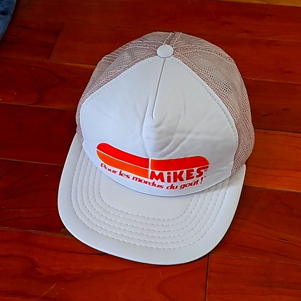 Vintage 90s MIKES Snap Back Trucker Cap HatSize: ONE SIZE